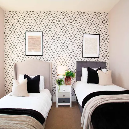 The Stylish Gem Of - Sleeps 6