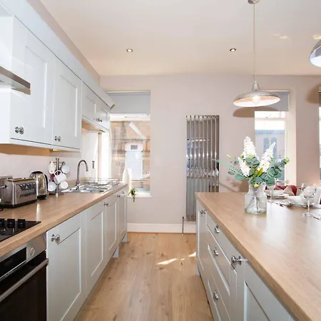 The Stylish Gem Of - Sleeps 6 Apartman *