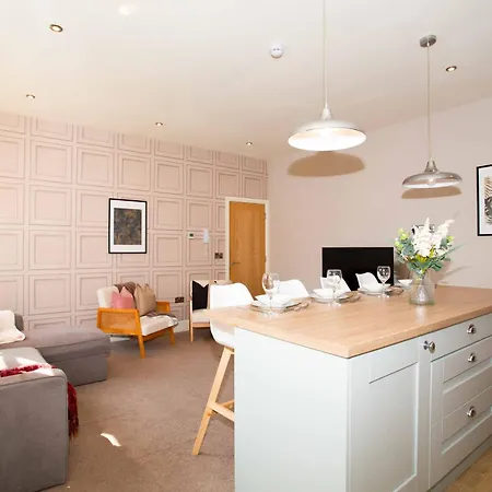 The Stylish Gem Of - Sleeps 6 * Harrogate