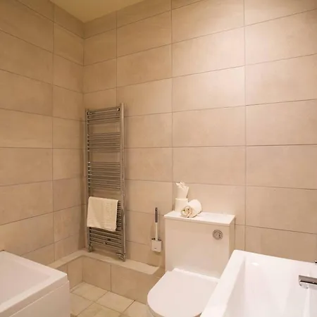 The Stylish Gem Of - Sleeps 6 הרוגייט