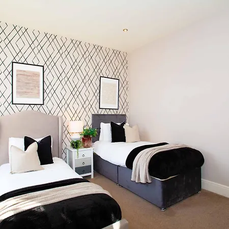 The Stylish Gem Of - Sleeps 6 * הרוגייט