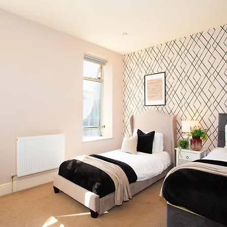Apartman The Stylish Gem Of - Sleeps 6 *