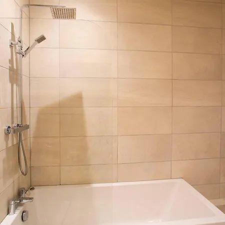 The Stylish Gem Of - Sleeps 6