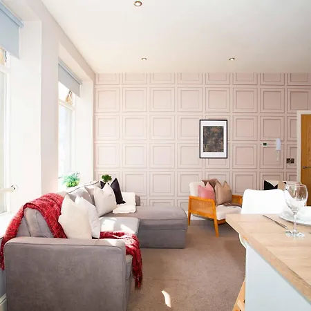 The Stylish Gem Of - Sleeps 6 아파트