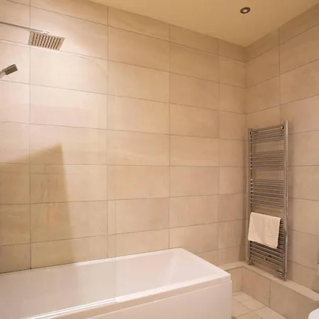 The Stylish Gem Of - Sleeps 6